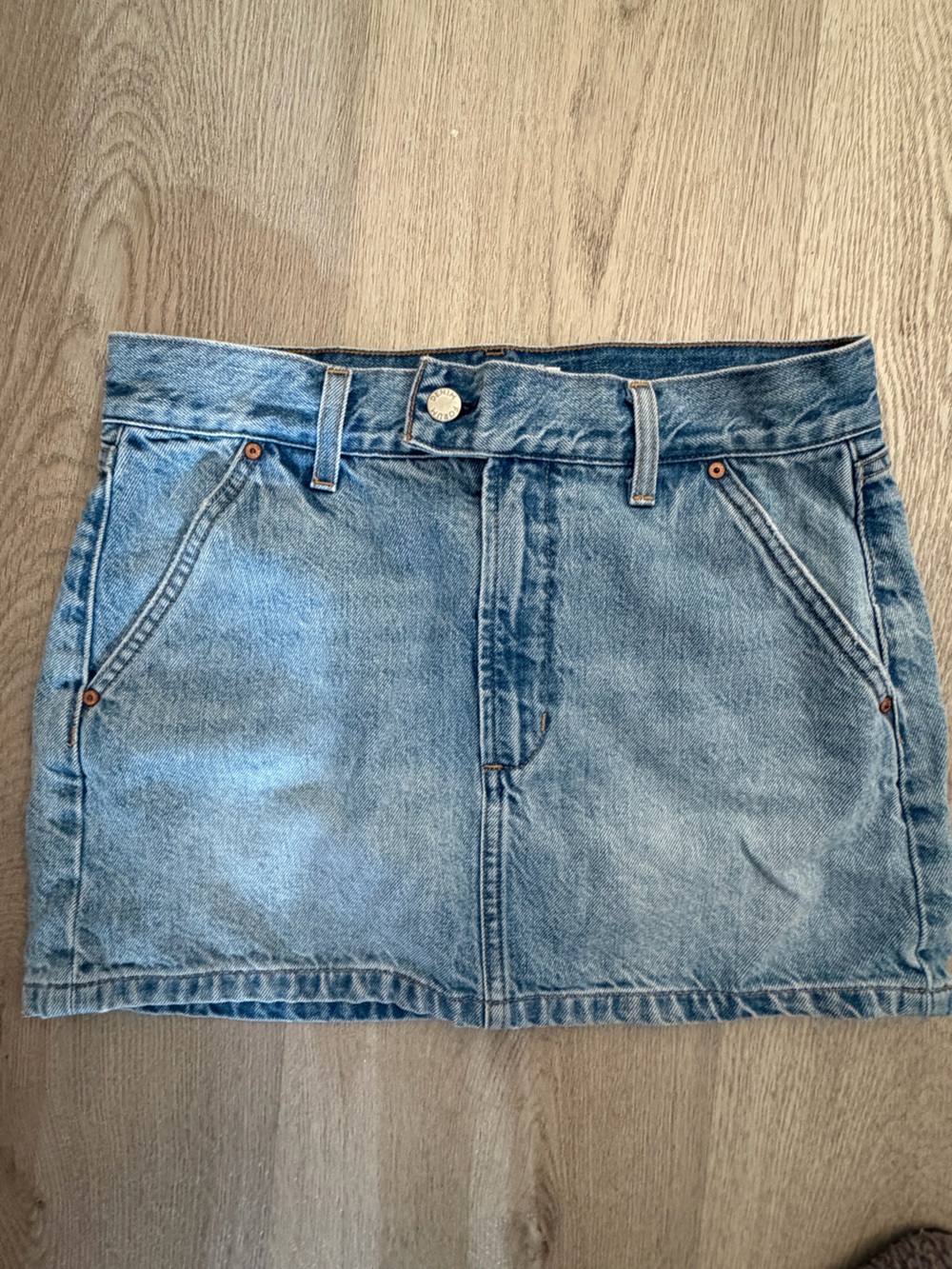 Denim Forum Light Blue Denim Mini Skirt (size 26)